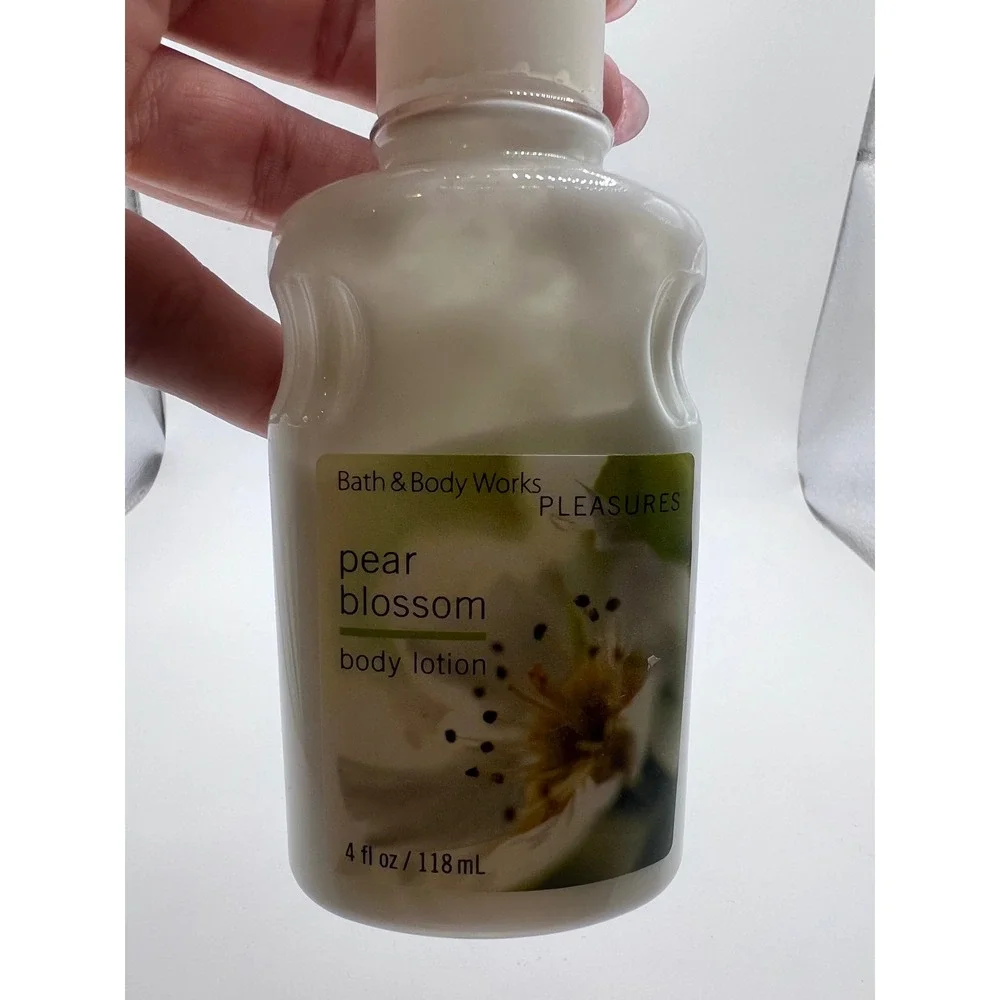 Bath‎ & Body Works Pleasure Pear Blossom Body Lotion 4fl Oz Travel Discontinued